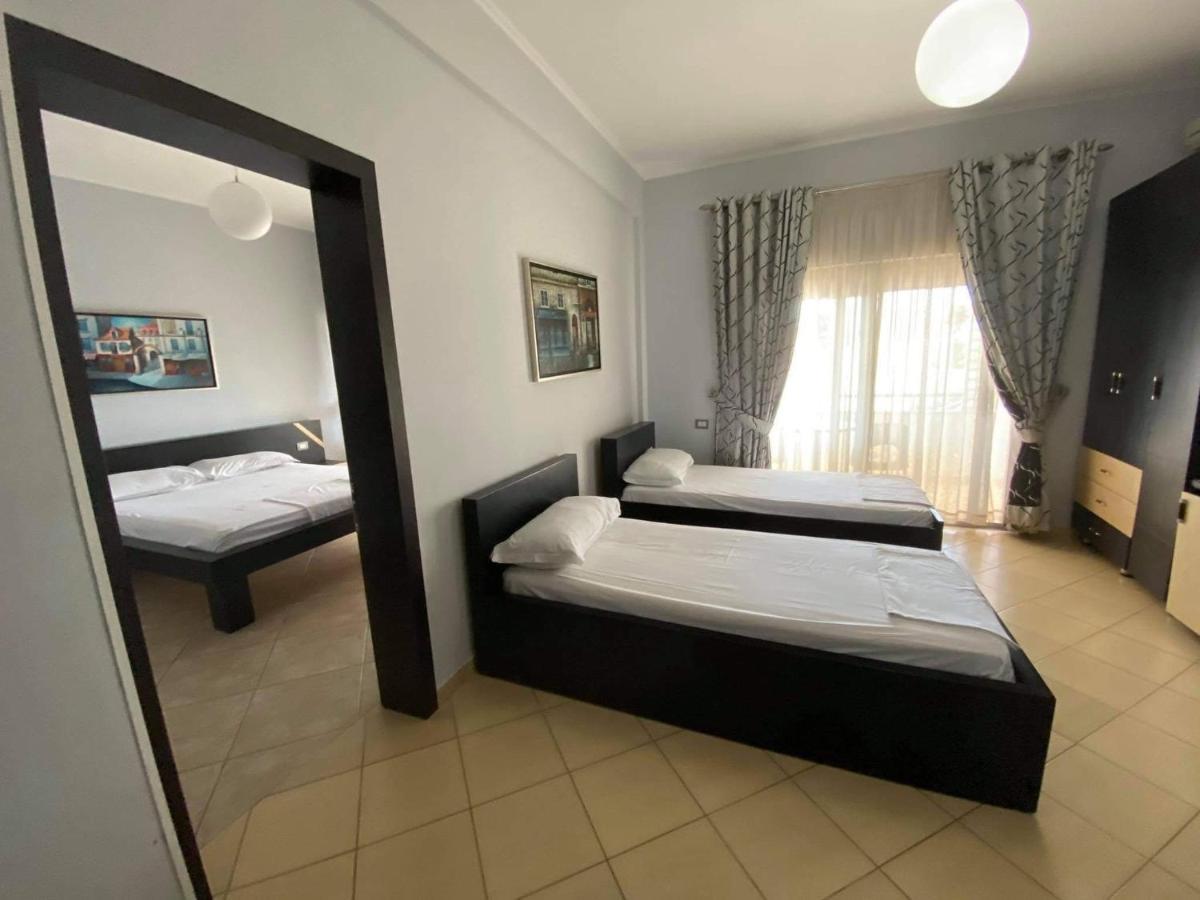 La Luna Hotel Ксамил Екстериор снимка